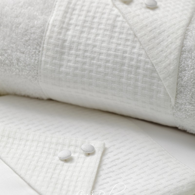 Λαδόπανα Βάπτισης – Λευκό με Υφασμάτινη Φάσα & Σατέν Κουμπάκια