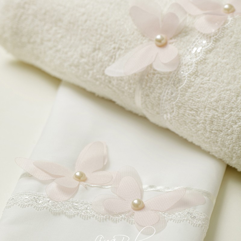 Λαδόπανα Βάπτισης – Εκρού με Δαντέλα, Χάντρες & Απλικέ Πεταλούδες