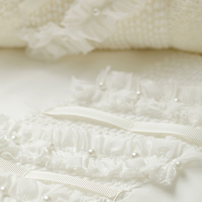 Λαδόπανα Βάπτισης – Off White με Ριγέ Οργαντίνα & Βολάν με Πέρλες