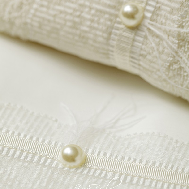 Λαδόπανο Βάπτισης Κοριτσιού - Ιβουάρ με Πλισέ Δαντέλα Chantilly & Πέρλα