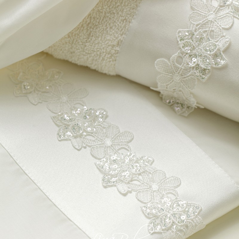 Λαδόπανα Βάπτισης – Off White με Σατέν Φάσα & Φλοράλ Τρέσα