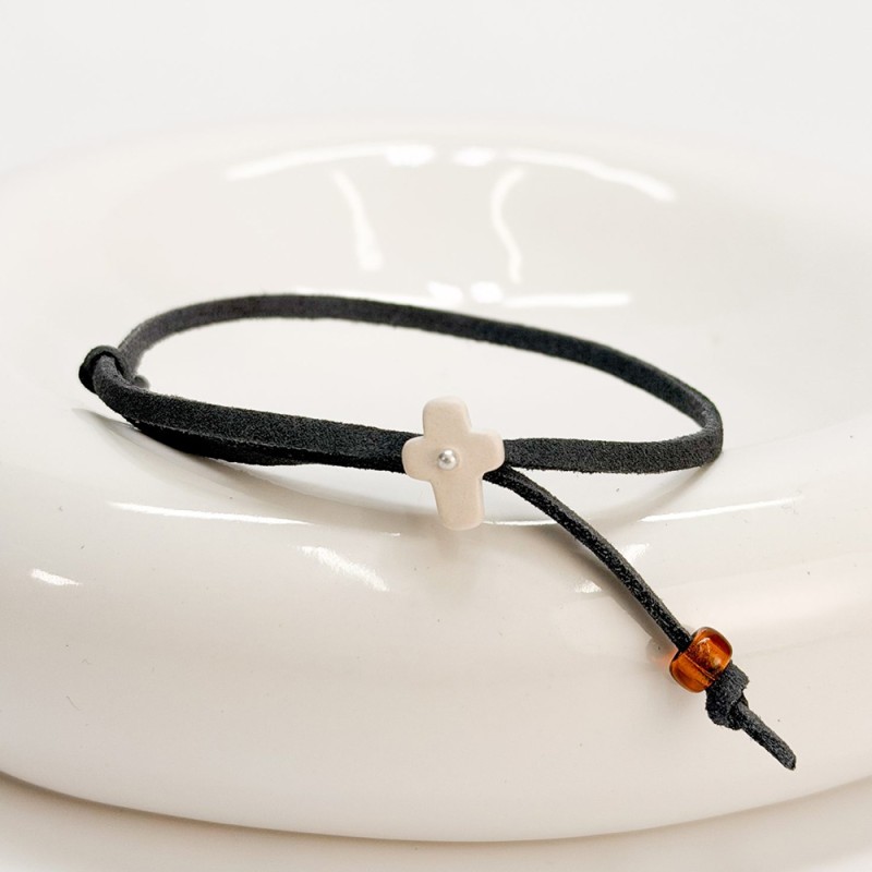 Μαρτυρικό Βραχιόλι Βάπτισης με Γκρι Σουέτ Κορδόνι, Κεραμικό Σταυρό & Καφέ Χάντρα