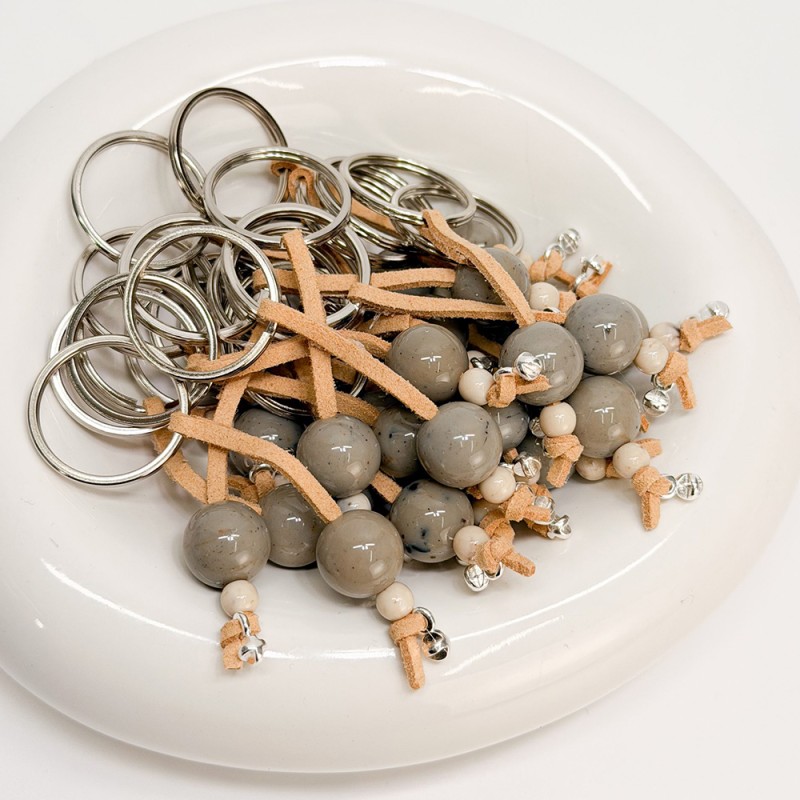 Μαρτυρικό Μπρελόκ Βάπτισης με Μπεζ Σουέτ Κορδόνι, Γκρι Χάντρα & Σταυρό