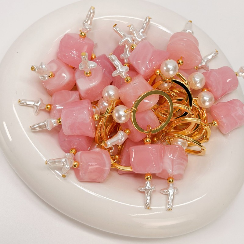 Μαρτυρικό Μπρελόκ με Ροζ Ακρυλική Χάντρα, Πέρλα & Περλέ Σταυρό