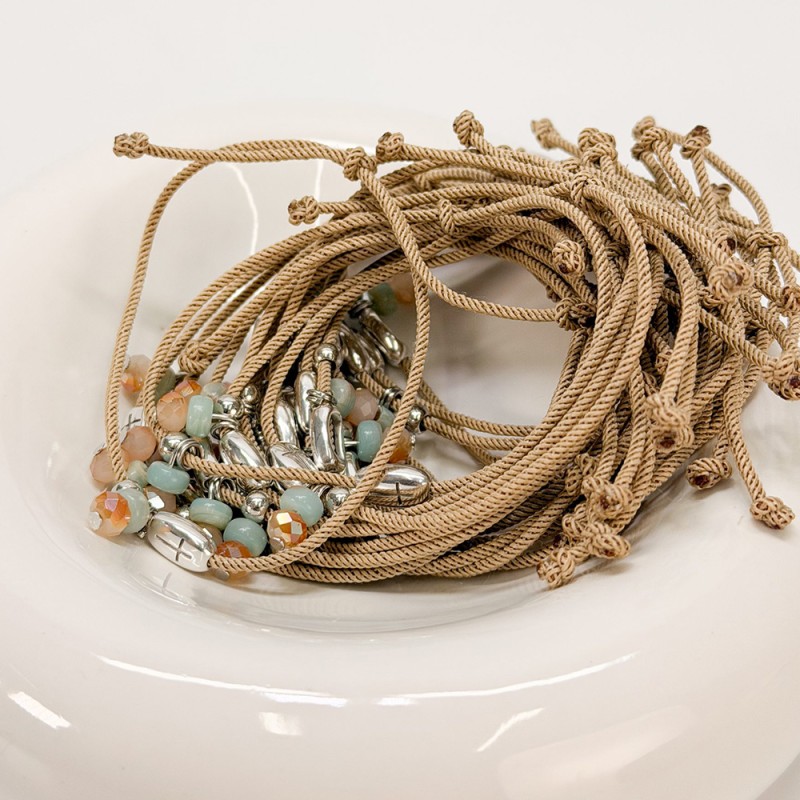 Μαρτυρικό Βραχιόλι με Μπεζ Κορδόνι, Βεραμάν Χάντρα & Ασημί Σταυρό