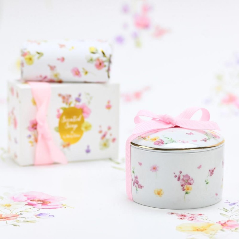 Πορσελάνινη Μπιζουτιέρα με Λουλούδια & Χρυσή Λεπτομέρεια – Μπομπονιέρα Βάπτισης