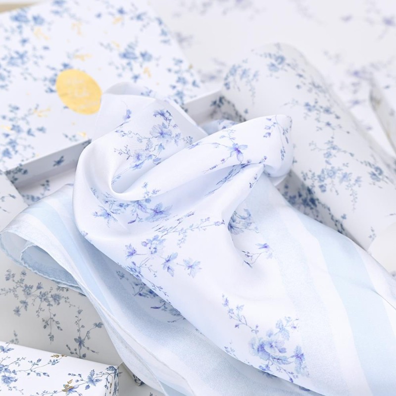 Μαντίλι Blue Toile – Κομψή Μπομπονιέρα Γάμου & Βάπτισης