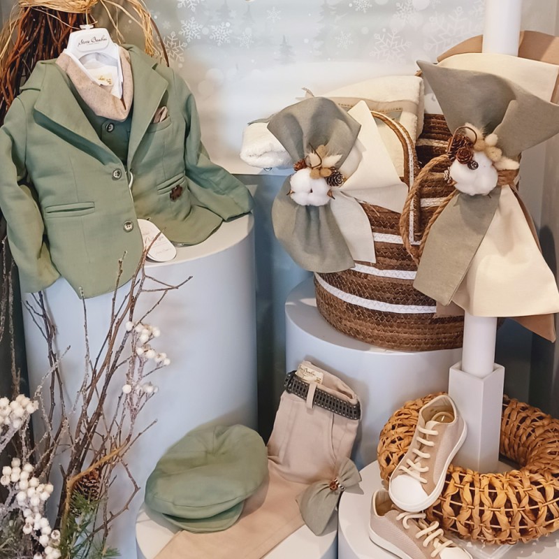 Σετ βάπτισης αγοριού σε πράσινες και μπεζ αποχρώσεις με κουκουνάρια 